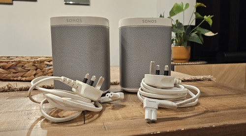 Pair white sonos - of, (2x)